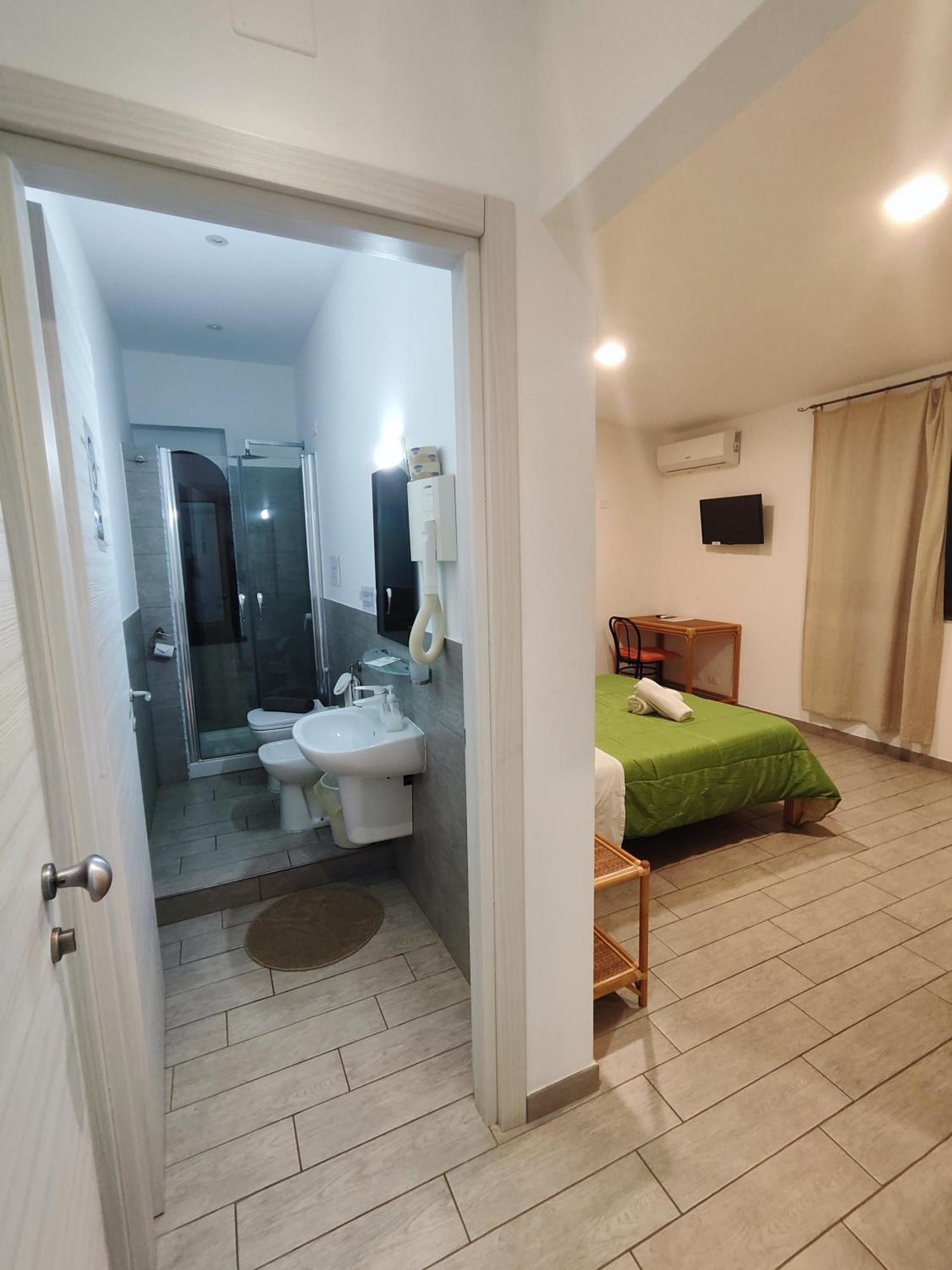 Hotel Faraglione วุลกาโน ภายนอก รูปภาพ