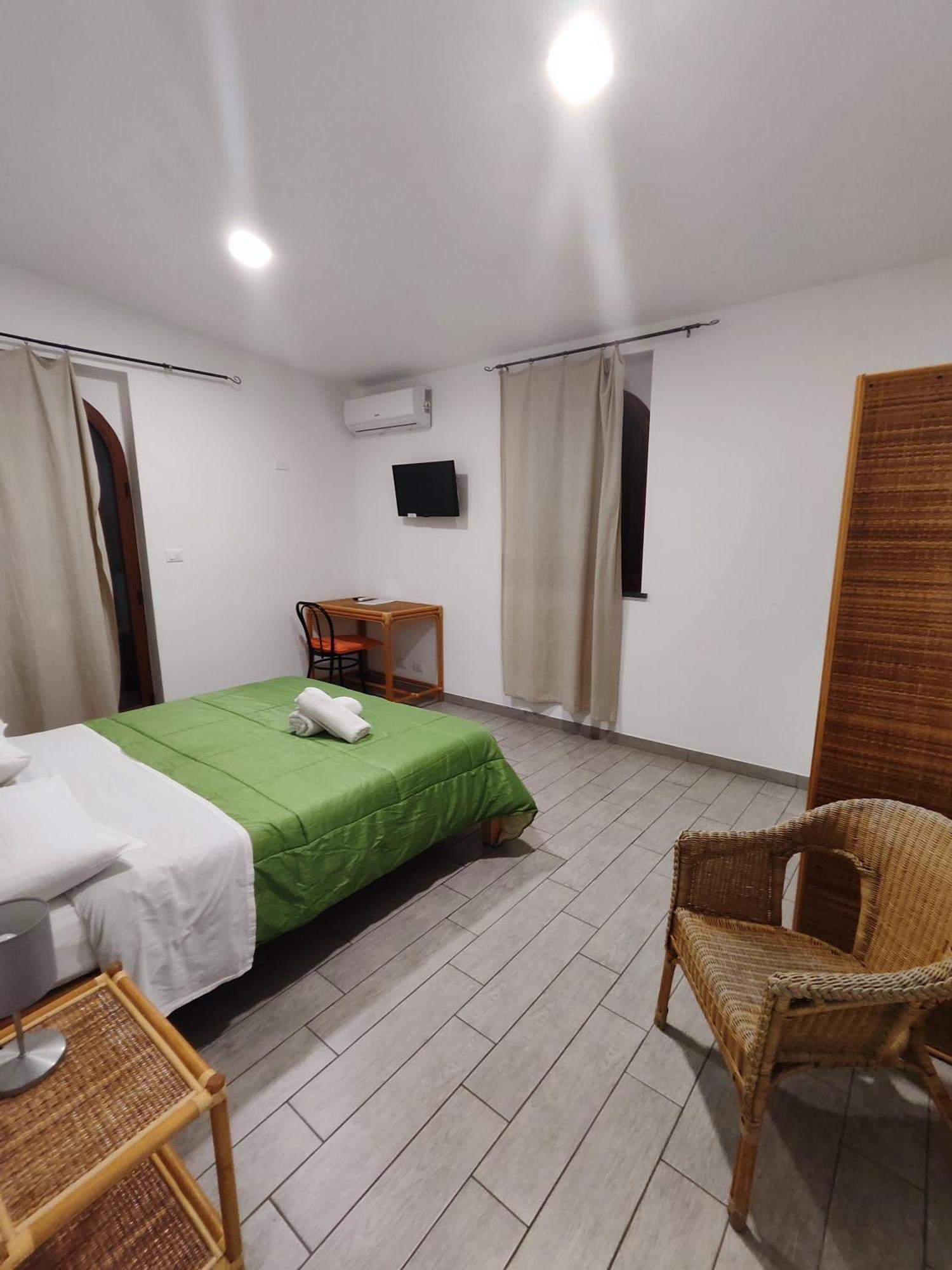 Hotel Faraglione วุลกาโน ภายนอก รูปภาพ